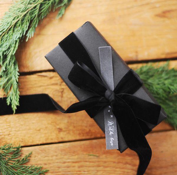 Round Up // Holiday Gift Wrapping We Love
