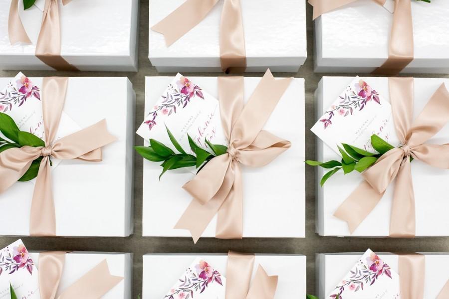 Find out what to include in wedding welcome bags with this complete list of  ideas that are per… in 2023