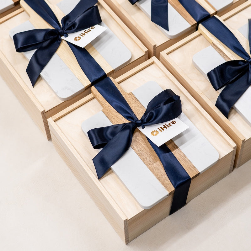 Do you ever wonder how a custom corporate holiday gift design comes together for a business? Today, we’re sharing the best kept secrets from MARIGOLD & GREY.